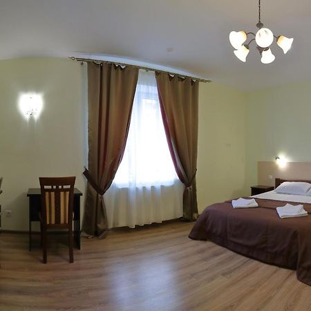 Hotel Karpaty Iwano-Frankiwsk Exterior foto