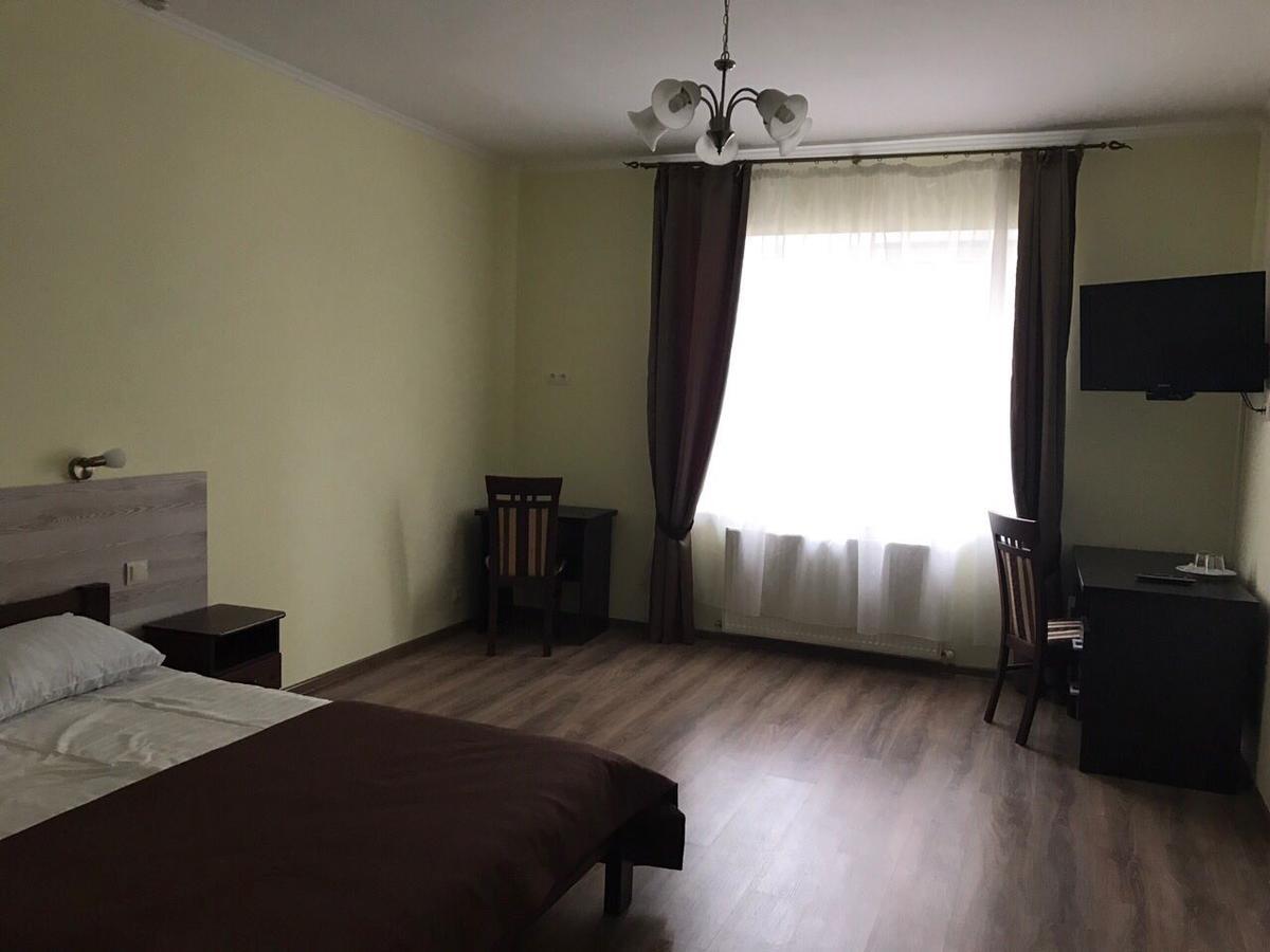 Hotel Karpaty Iwano-Frankiwsk Exterior foto
